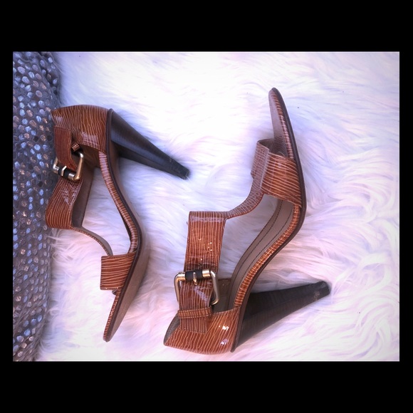 Hugo Boss T-strap sandal - Picture 1 of 2